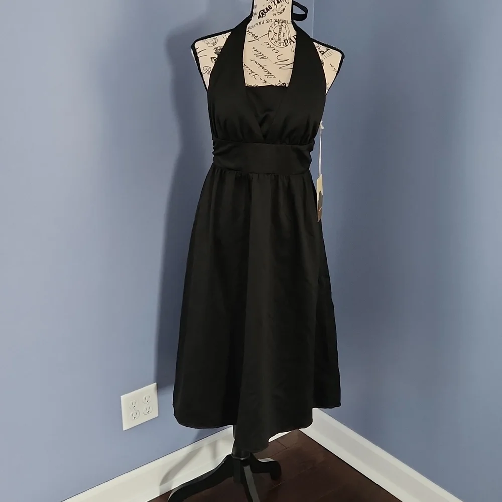 NWT halter dress w/optional modesty panel - Picture 3 of 4